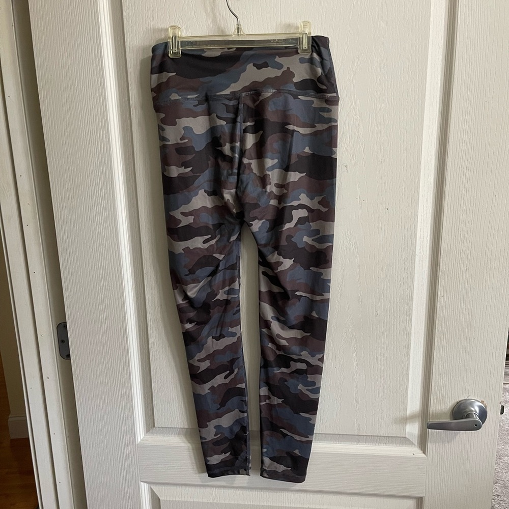 Rae Mode women’s size Small camo color,  butter soft crop legging 27” length